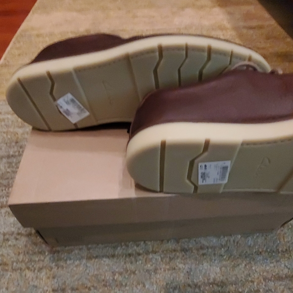 Clark's Grandin Plain Tan Men's Shoes - Picture 7 of 8